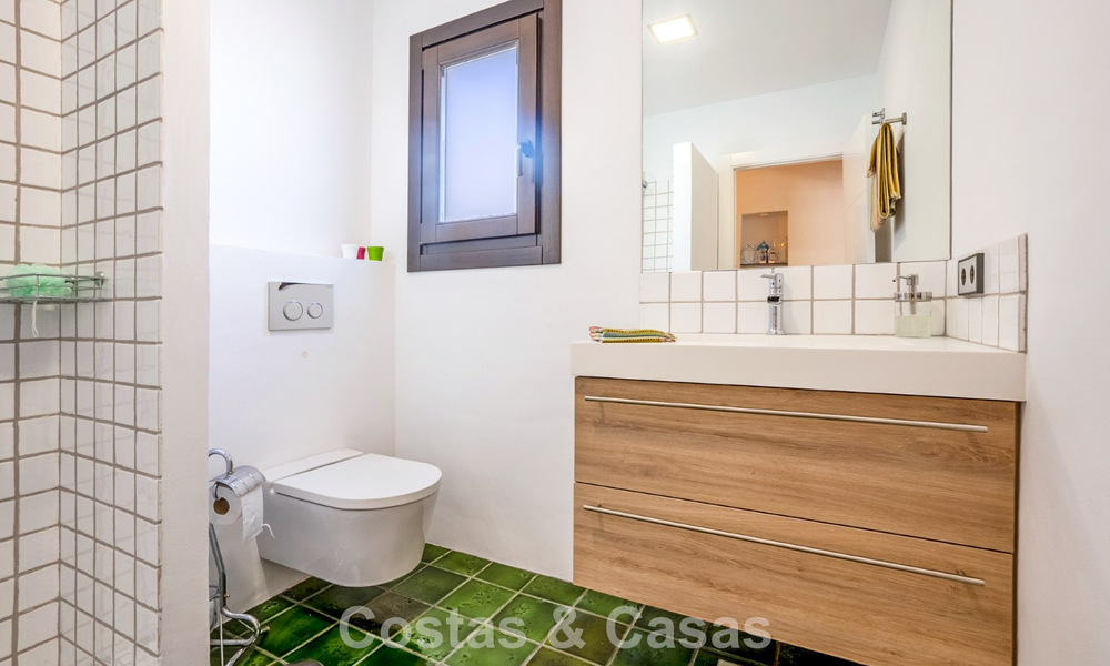 Move-in ready, single-level luxury villa for sale frontline golf in a leading resort in Mijas, Costa del Sol 783921