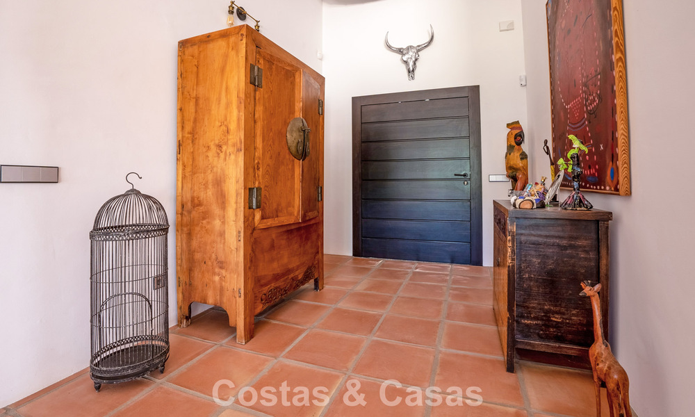 Move-in ready, single-level luxury villa for sale frontline golf in a leading resort in Mijas, Costa del Sol 783923