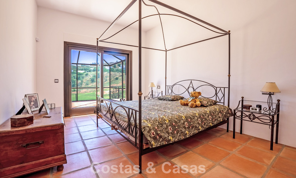 Move-in ready, single-level luxury villa for sale frontline golf in a leading resort in Mijas, Costa del Sol 783926