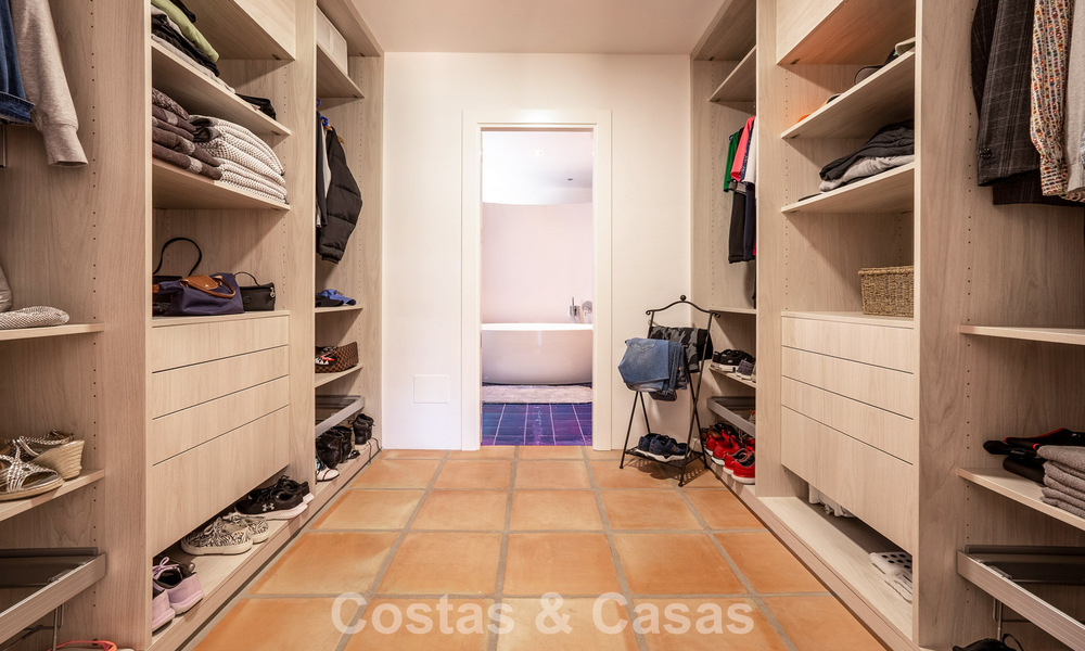 Move-in ready, single-level luxury villa for sale frontline golf in a leading resort in Mijas, Costa del Sol 783928