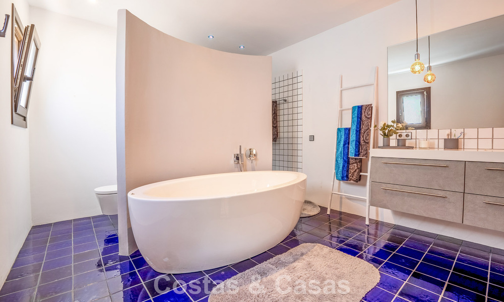 Move-in ready, single-level luxury villa for sale frontline golf in a leading resort in Mijas, Costa del Sol 783930