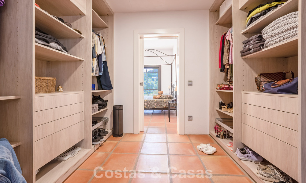 Move-in ready, single-level luxury villa for sale frontline golf in a leading resort in Mijas, Costa del Sol 783933
