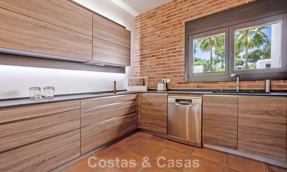 Move-in ready, single-level luxury villa for sale frontline golf in a leading resort in Mijas, Costa del Sol 783939