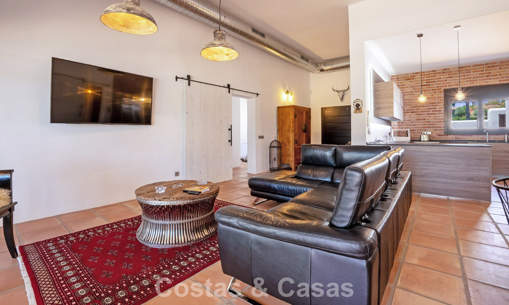 Move-in ready, single-level luxury villa for sale frontline golf in a leading resort in Mijas, Costa del Sol 783948