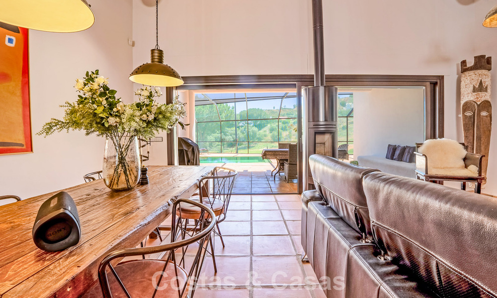 Move-in ready, single-level luxury villa for sale frontline golf in a leading resort in Mijas, Costa del Sol 783952