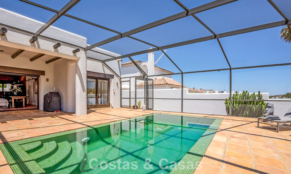 Move-in ready, single-level luxury villa for sale frontline golf in a leading resort in Mijas, Costa del Sol 783957
