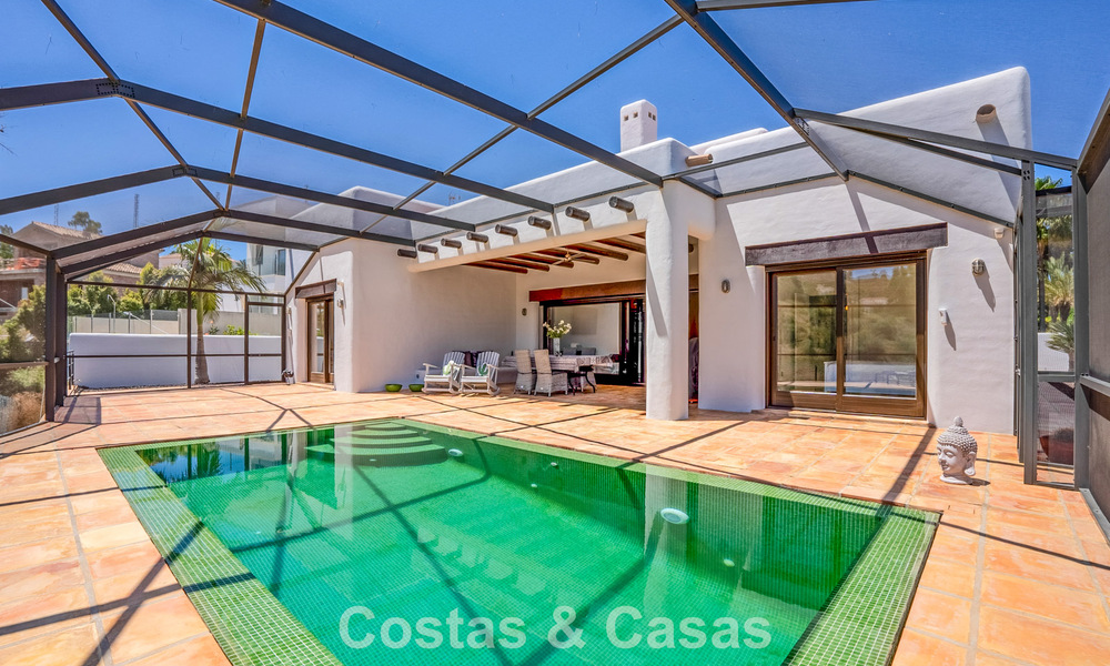 Move-in ready, single-level luxury villa for sale frontline golf in a leading resort in Mijas, Costa del Sol 783959