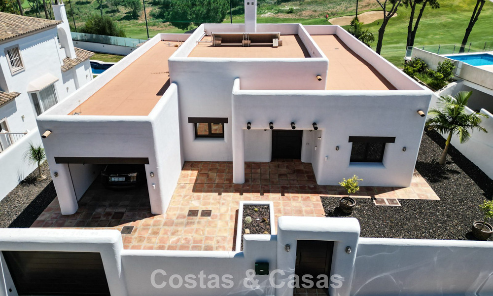 Move-in ready, single-level luxury villa for sale frontline golf in a leading resort in Mijas, Costa del Sol 783964