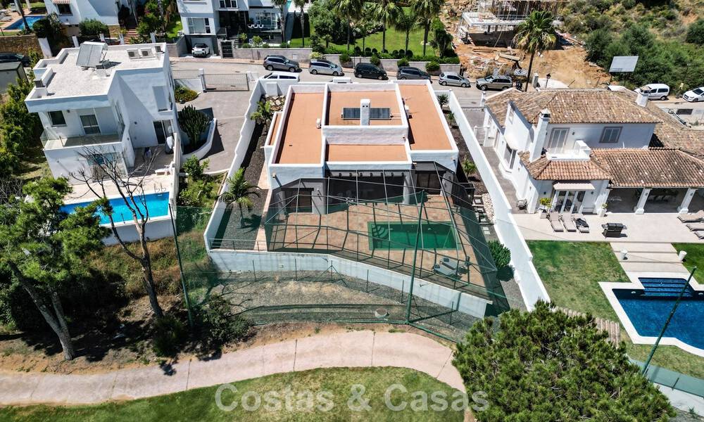 Move-in ready, single-level luxury villa for sale frontline golf in a leading resort in Mijas, Costa del Sol 783967