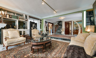 Classic Mediterranean-style villa for sale within walking distance of Marbella's city center 784010 
