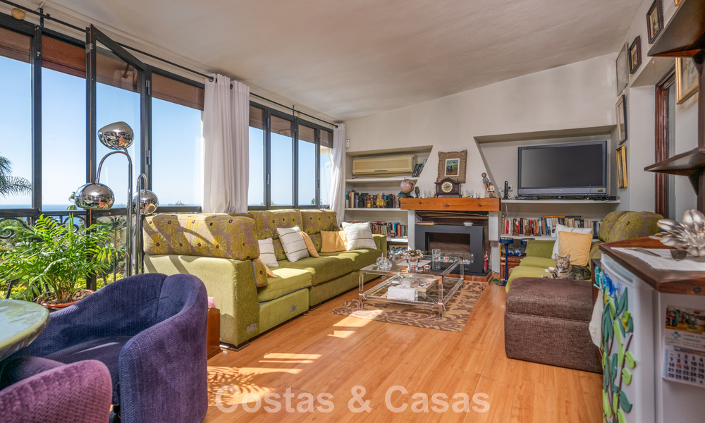 Classic Mediterranean-style villa for sale within walking distance of Marbella's city center 784018