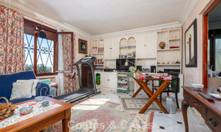 Classic Mediterranean-style villa for sale within walking distance of Marbella's city center 784021 