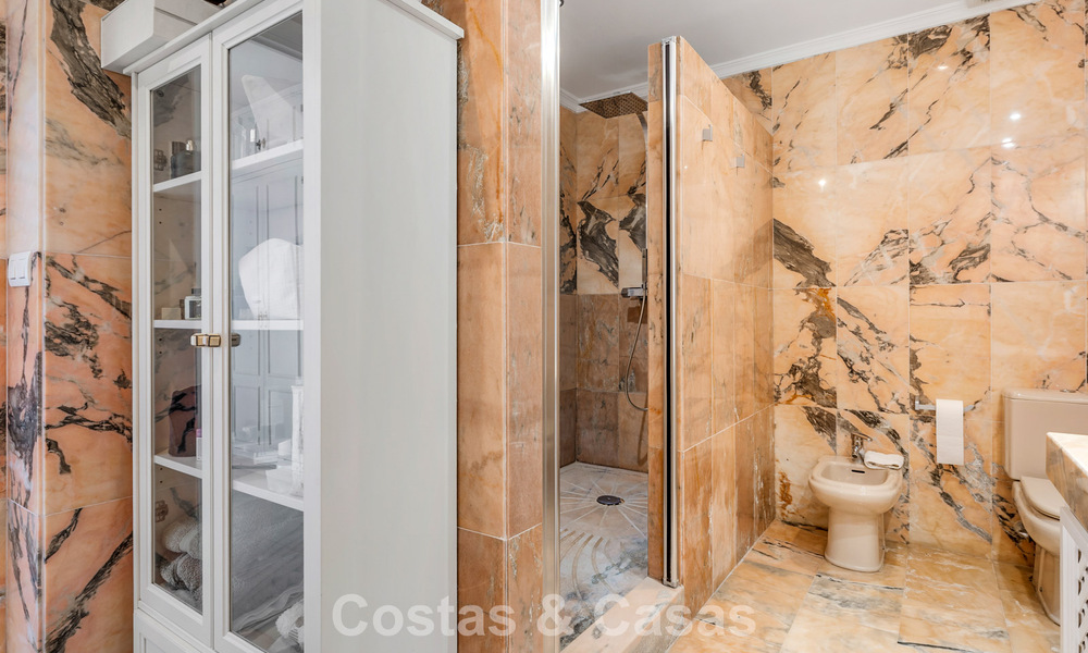 Spacious ground floor apartment in a gated complex within walking distance of the beach and Puerto Banus, Marbella 783895