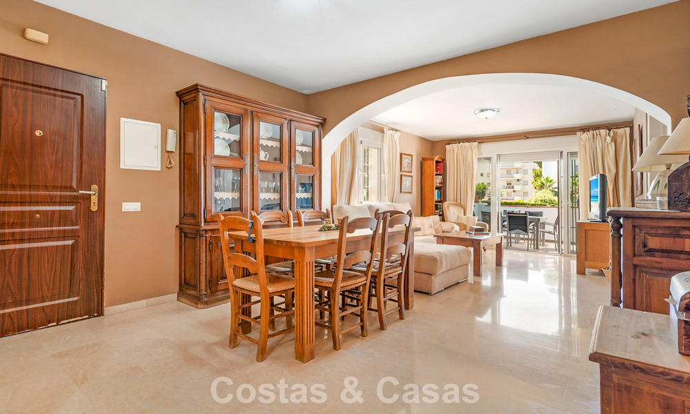 Spacious ground floor apartment in a gated complex within walking distance of the beach and Puerto Banus, Marbella 783904