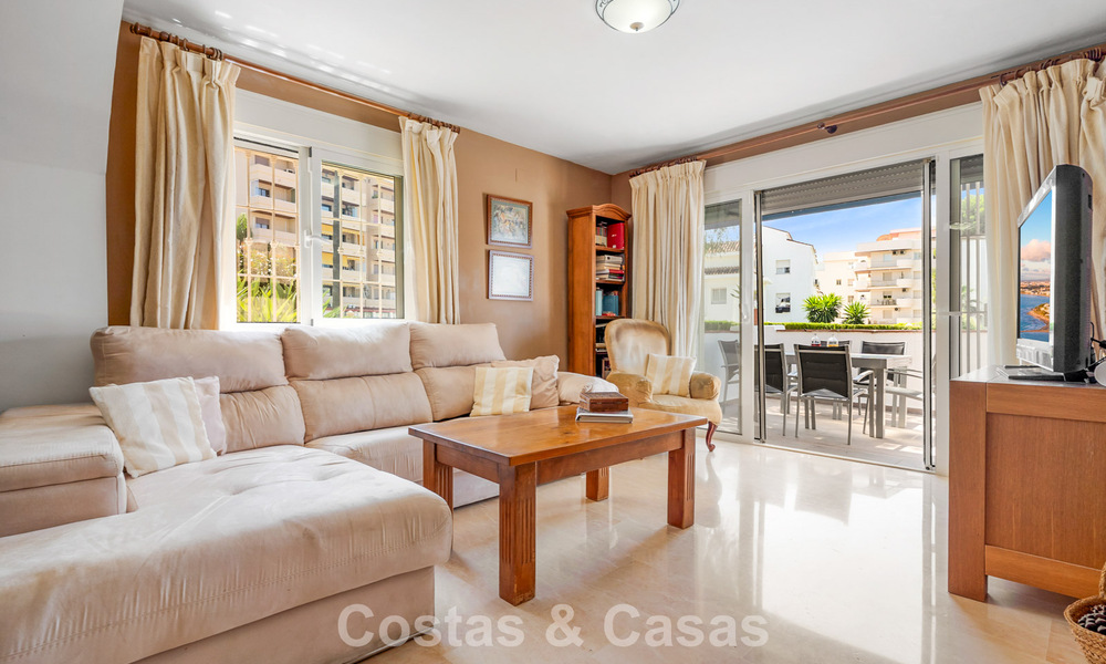 Spacious ground floor apartment in a gated complex within walking distance of the beach and Puerto Banus, Marbella 783906