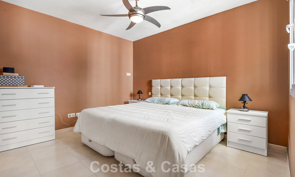 Spacious ground floor apartment in a gated complex within walking distance of the beach and Puerto Banus, Marbella 783914