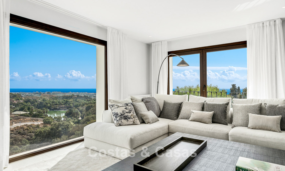 Luxury Spanish-style villa with mountain and sea views for sale on the New Golden Mile between Marbella and Estepona 784060