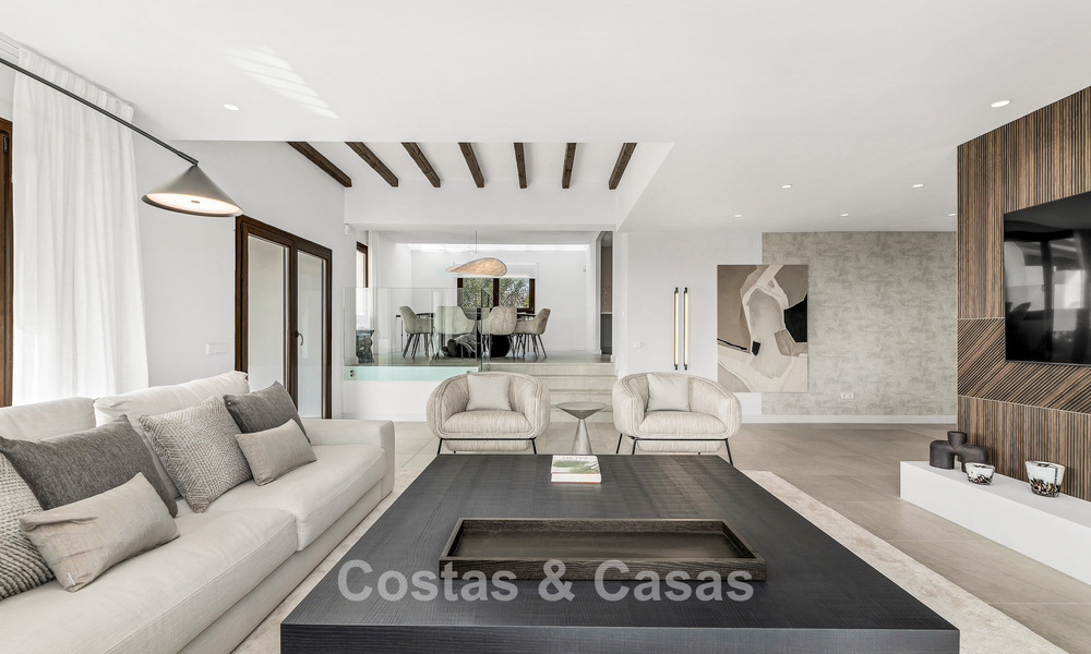 Luxury Spanish-style villa with mountain and sea views for sale on the New Golden Mile between Marbella and Estepona 784061