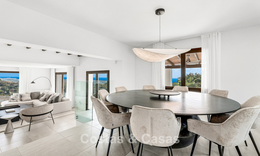 Luxury Spanish-style villa with mountain and sea views for sale on the New Golden Mile between Marbella and Estepona 784062