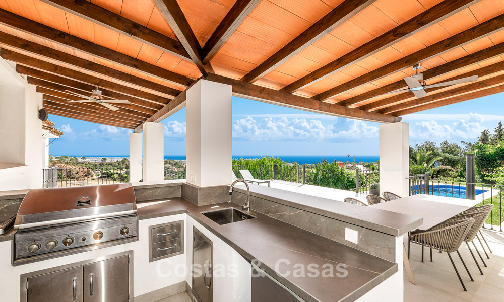 Luxury Spanish-style villa with mountain and sea views for sale on the New Golden Mile between Marbella and Estepona 784065