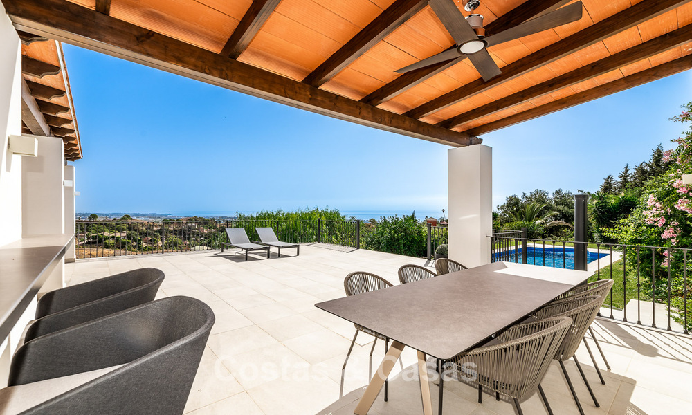 Luxury Spanish-style villa with mountain and sea views for sale on the New Golden Mile between Marbella and Estepona 784066