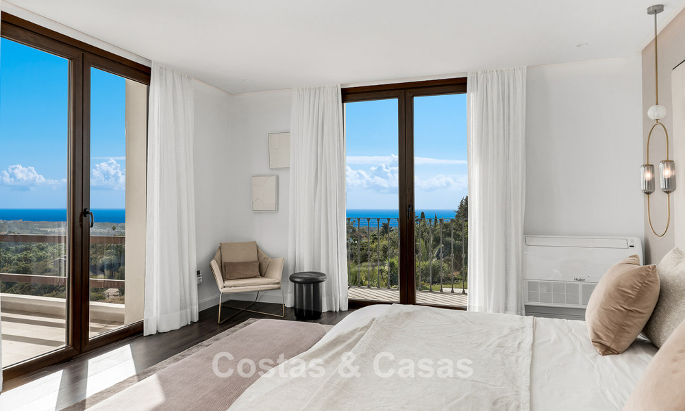 Luxury Spanish-style villa with mountain and sea views for sale on the New Golden Mile between Marbella and Estepona 784068