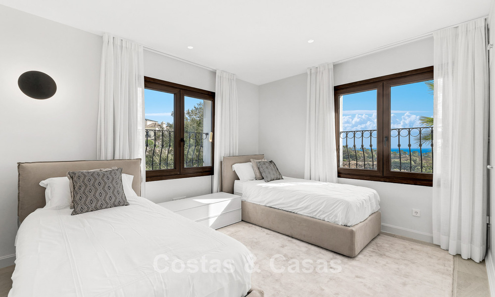 Luxury Spanish-style villa with mountain and sea views for sale on the New Golden Mile between Marbella and Estepona 784072