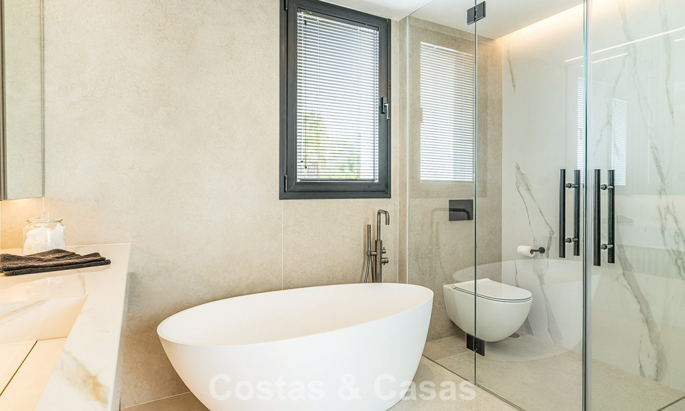Move-in ready, modernized luxury villa for sale in the heart of Nueva Andalucia, Marbella 784105