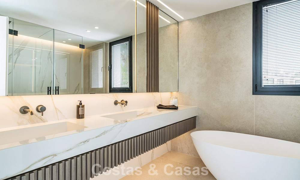 Move-in ready, modernized luxury villa for sale in the heart of Nueva Andalucia, Marbella 784106