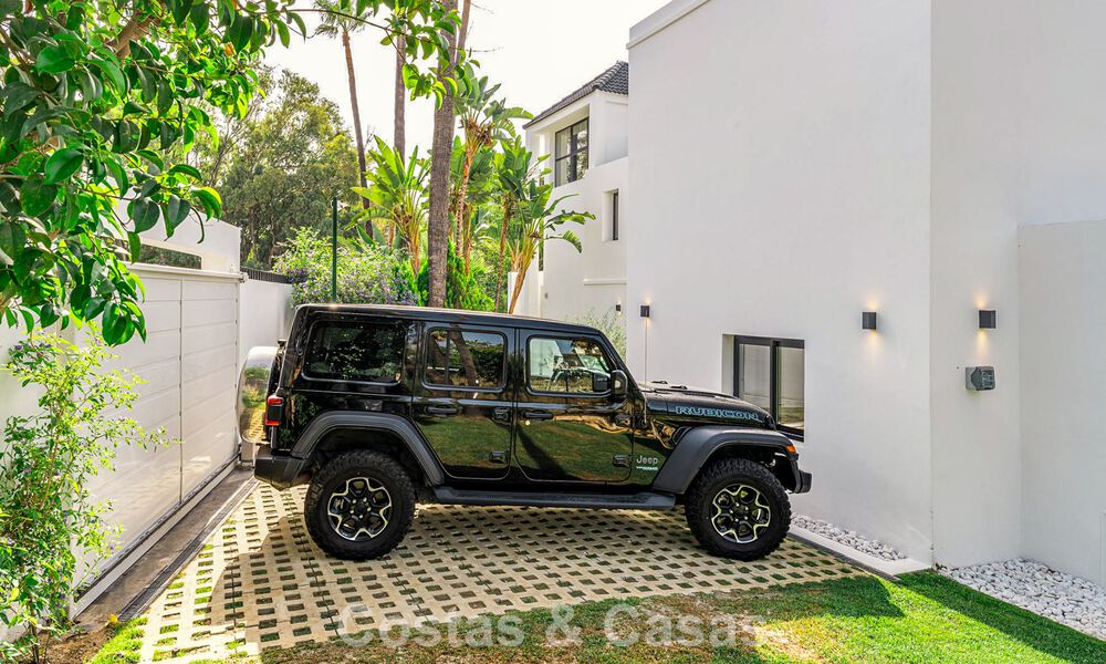 Move-in ready, modernized luxury villa for sale in the heart of Nueva Andalucia, Marbella 784117