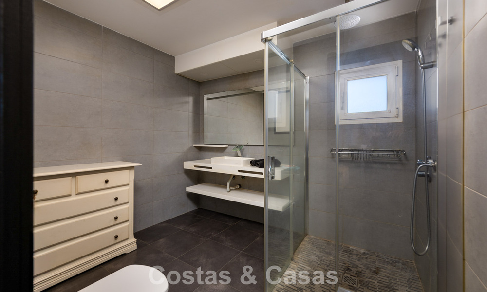 Exclusive penthouse with panoramic views for sale in the heart of Puerto Banús, Marbella 784190