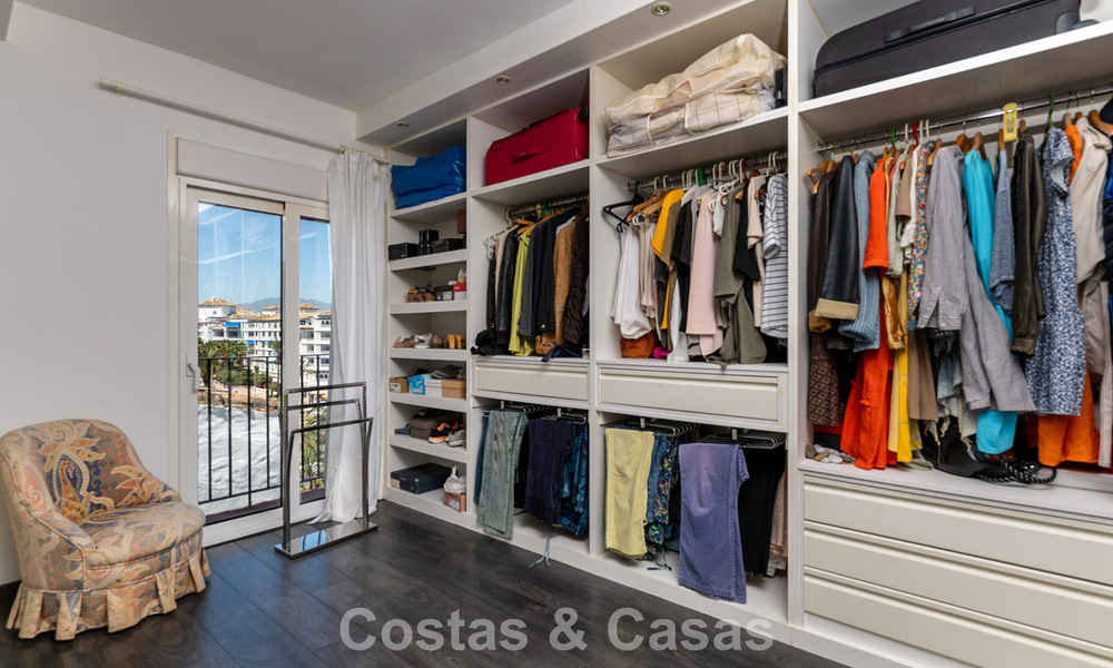 Exclusive penthouse with panoramic views for sale in the heart of Puerto Banús, Marbella 784192