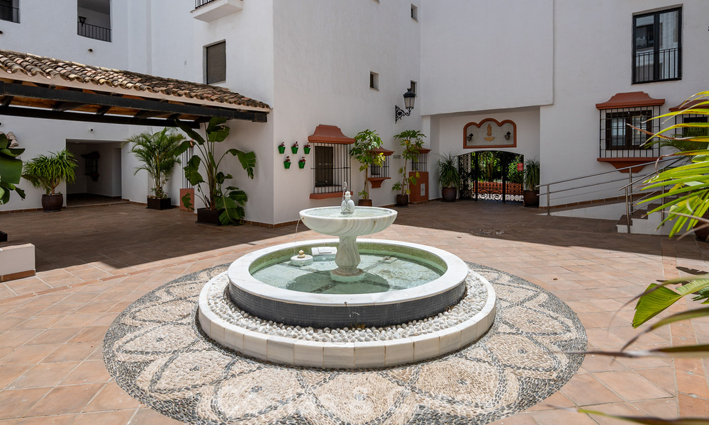 Exclusive penthouse with panoramic views for sale in the heart of Puerto Banús, Marbella 784196