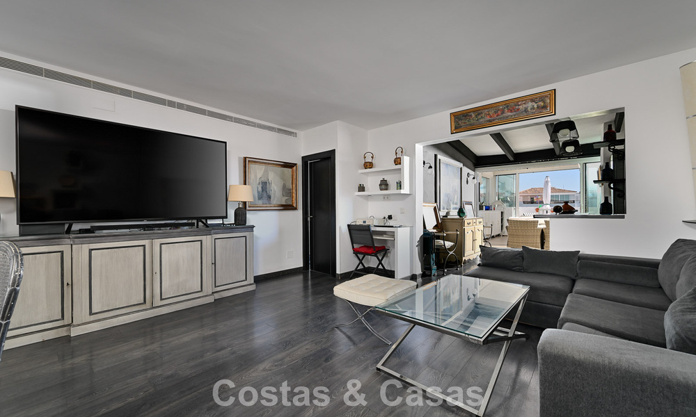 Exclusive penthouse with panoramic views for sale in the heart of Puerto Banús, Marbella 784202