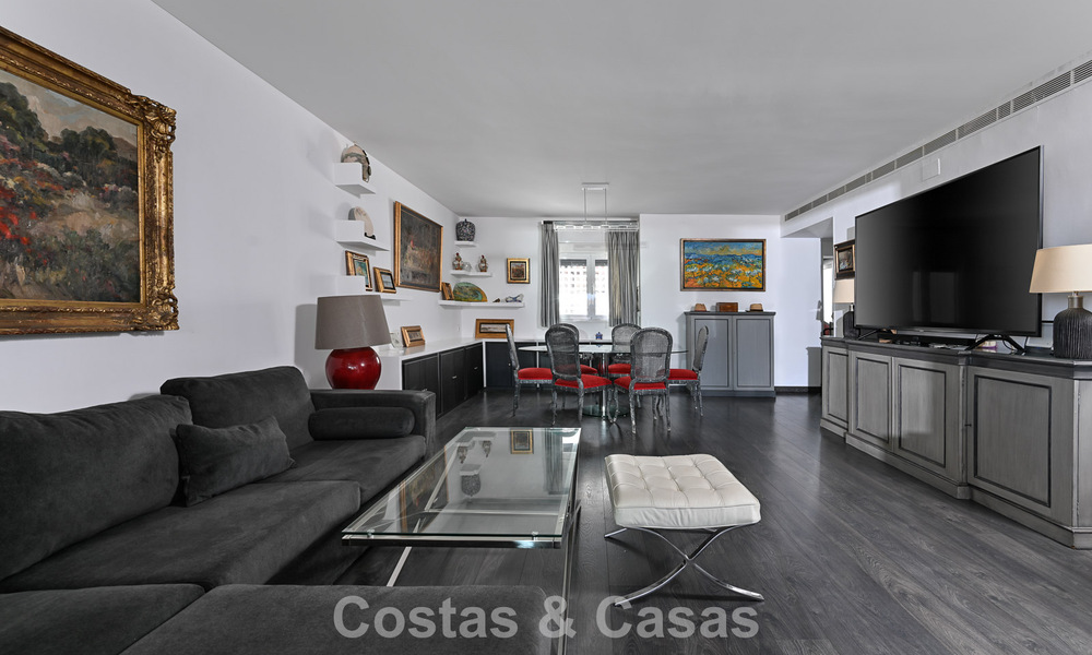 Exclusive penthouse with panoramic views for sale in the heart of Puerto Banús, Marbella 784203