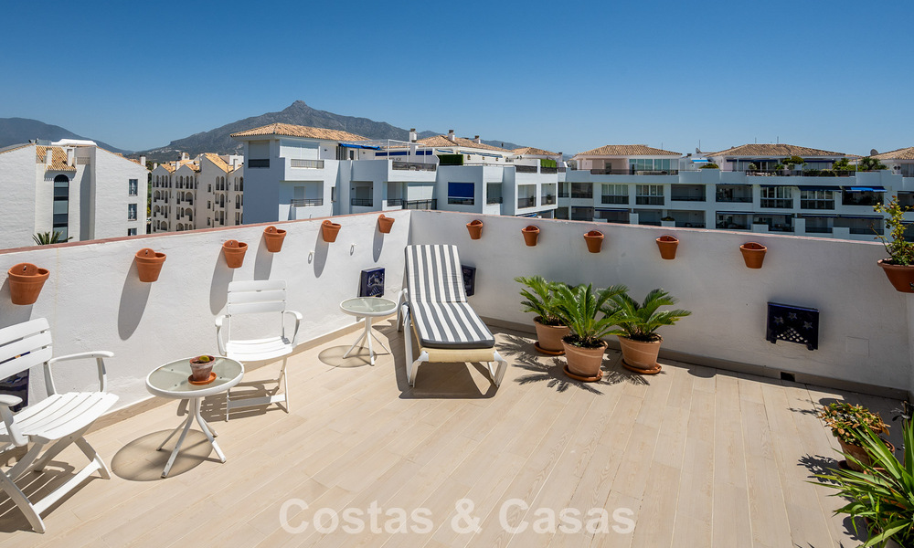 Exclusive penthouse with panoramic views for sale in the heart of Puerto Banús, Marbella 784207