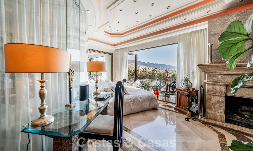 Spacious duplex apartment for sale with stunning views, frontline marina in Puerto Banus, Marbella 784167