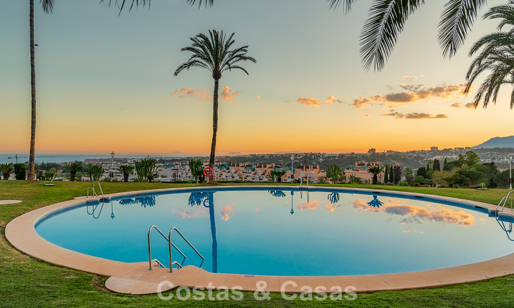 Luxurious renovated 3-bedroom apartment for sale with panoramic views on Marbella’s Golden Mile 784211