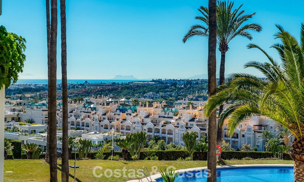 Luxurious renovated 3-bedroom apartment for sale with panoramic views on Marbella’s Golden Mile 784215