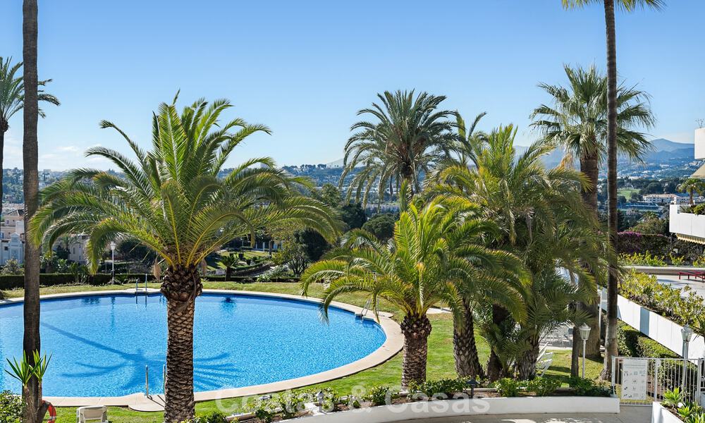 Luxurious renovated 3-bedroom apartment for sale with panoramic views on Marbella’s Golden Mile 784233