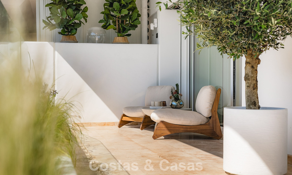 Luxurious renovated 3-bedroom apartment for sale with panoramic views on Marbella’s Golden Mile 784238