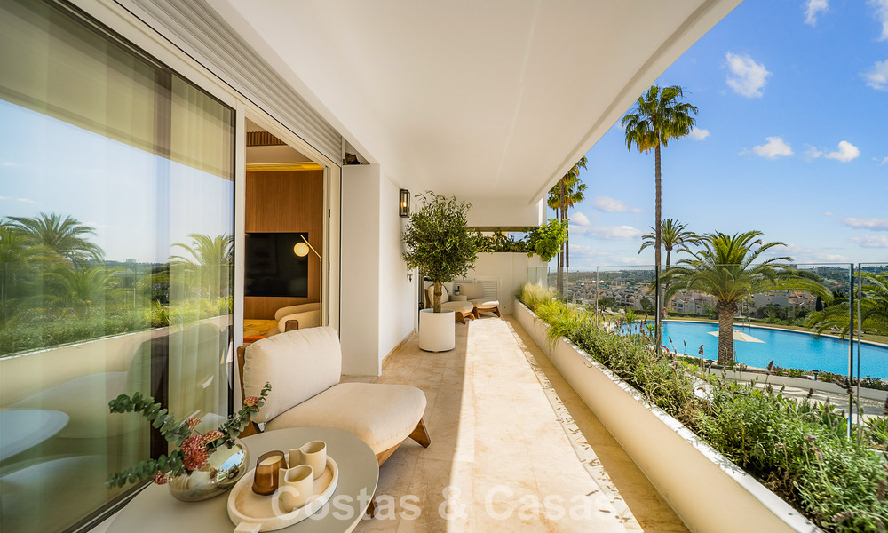 Luxurious renovated 3-bedroom apartment for sale with panoramic views on Marbella’s Golden Mile 784251