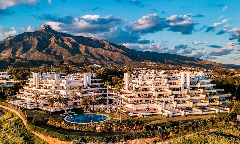 Luxurious renovated 3-bedroom apartment for sale with panoramic views on Marbella’s Golden Mile 784255
