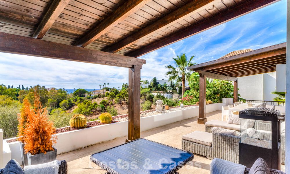 Stunning, modern, Mediterranean villa for sale in a secure, exclusive complex on Marbella's Golden Mile. 784265