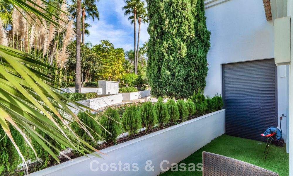 Stunning, modern, Mediterranean villa for sale in a secure, exclusive complex on Marbella's Golden Mile. 784266