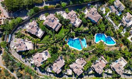 Stunning, modern, Mediterranean villa for sale in a secure, exclusive complex on Marbella's Golden Mile. 784282