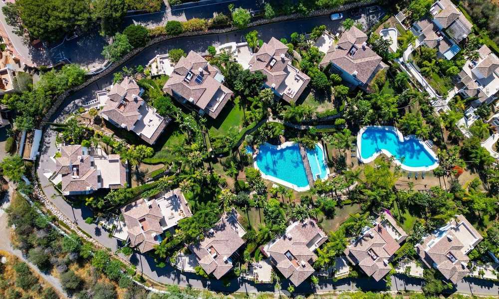 Stunning, modern, Mediterranean villa for sale in a secure, exclusive complex on Marbella's Golden Mile. 784282
