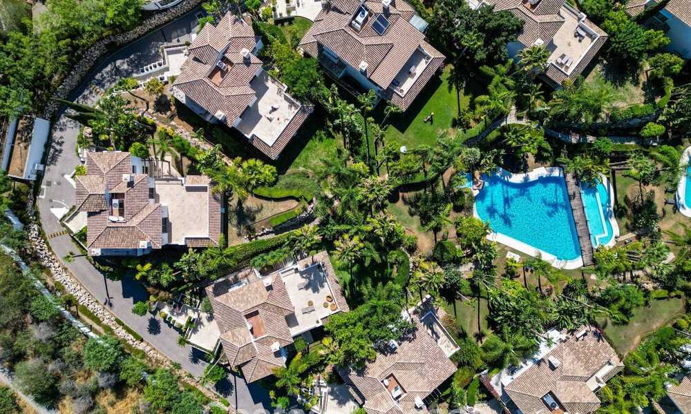 Stunning, modern, Mediterranean villa for sale in a secure, exclusive complex on Marbella's Golden Mile. 784284