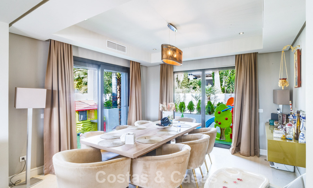 Stunning, modern, Mediterranean villa for sale in a secure, exclusive complex on Marbella's Golden Mile. 784291