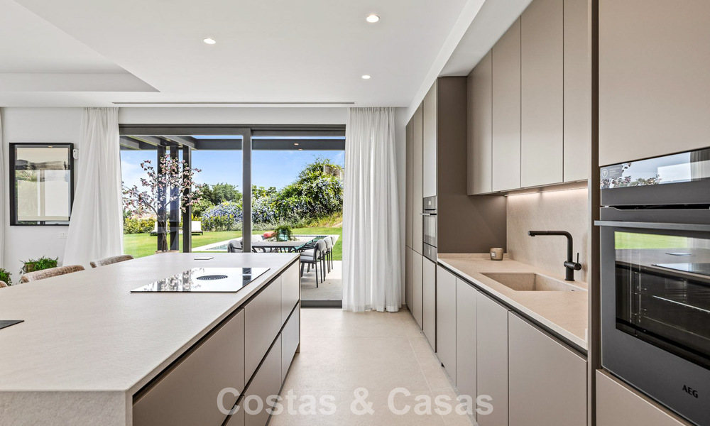 Contemporary luxury villa for sale in the green hills near San Pedro in Marbella - Benahavis 784353